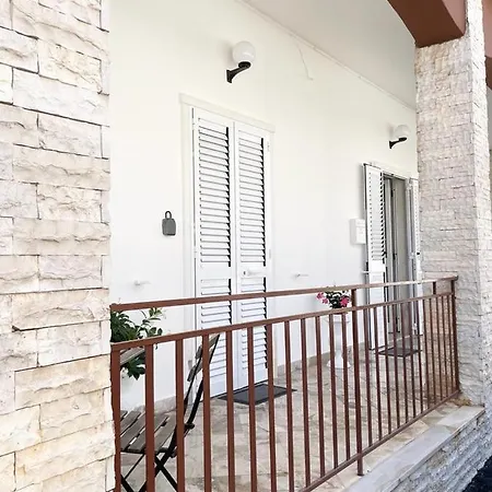 Jolie אלברובלו